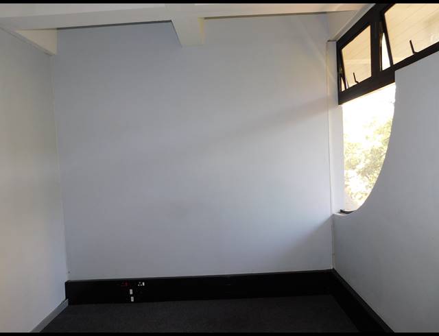 163M² OFFICE TO LET IN FERNDALE